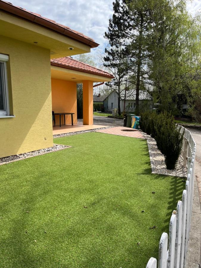 Villa Gracia Patince Exterior photo