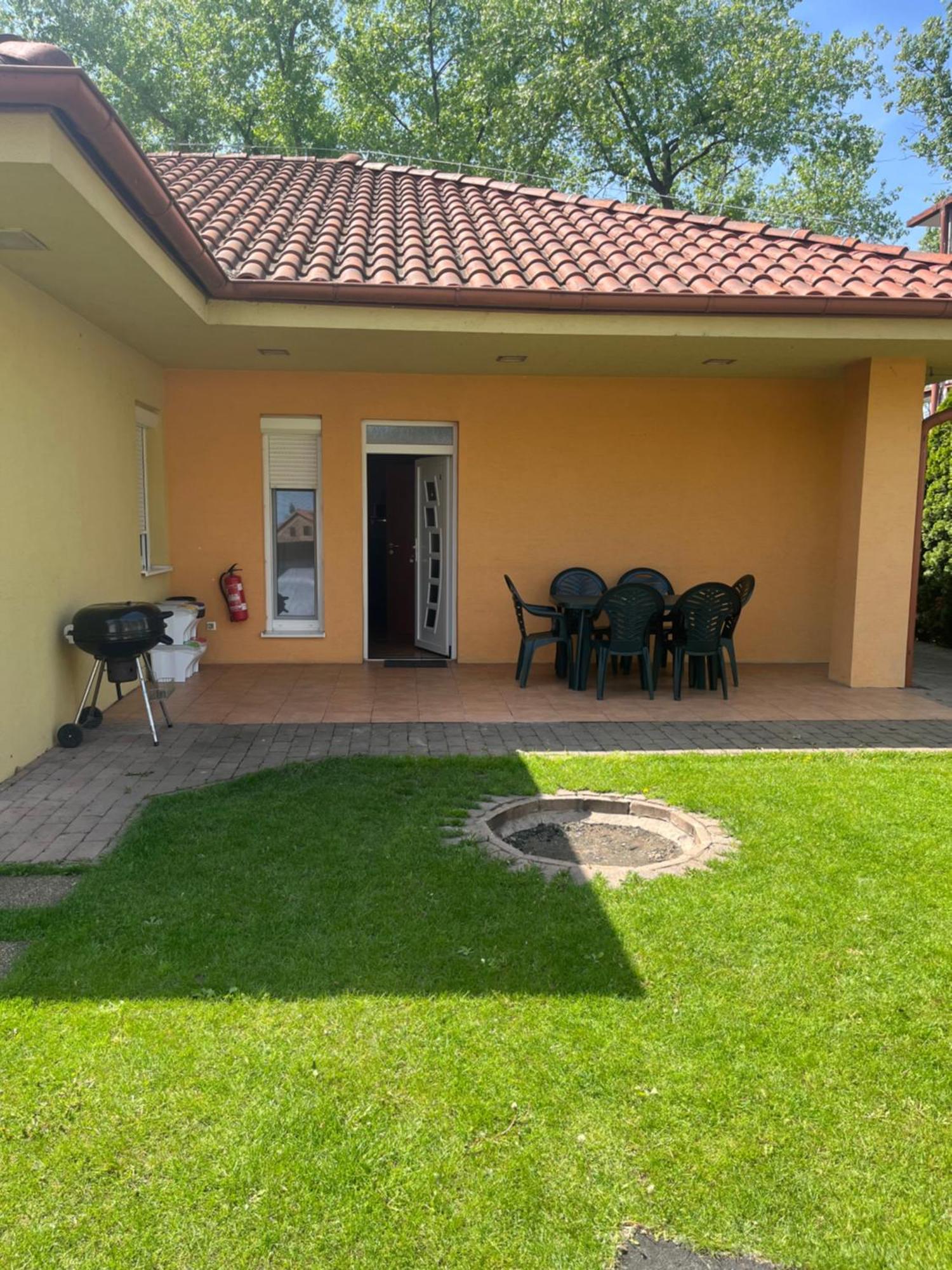 Villa Gracia Patince Exterior photo